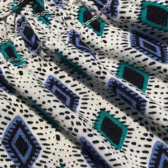 Max Studio White/Black/Blue Green Print Smocked Neckline Tank Top Size Medium - Picture 11 of 16